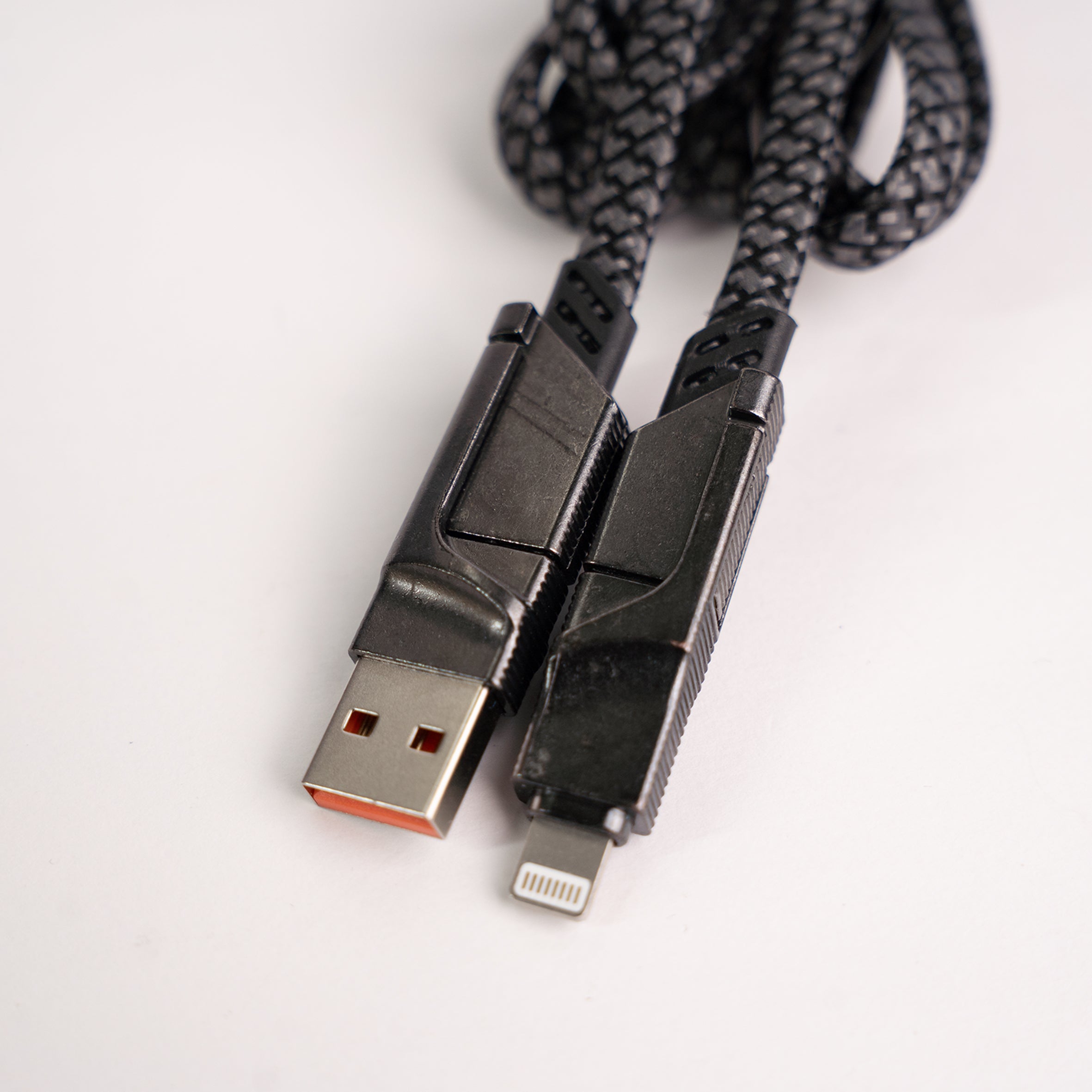 Arizone R-19 4-in-1 Charging Cable | 120W Fast Charge | Braided | USB-C & USB / USB-C & Lightning