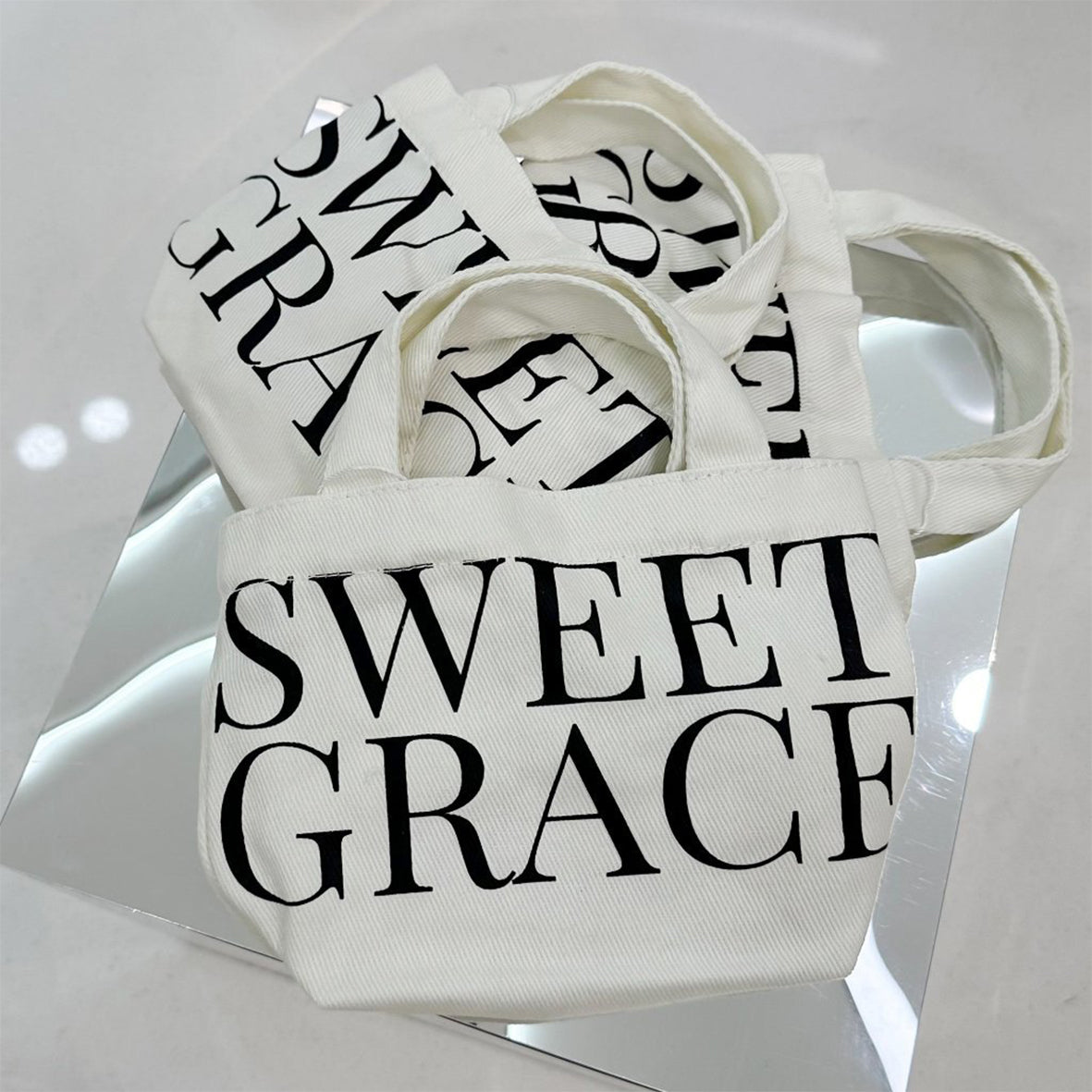 LARGE LETTER TWILL BAG