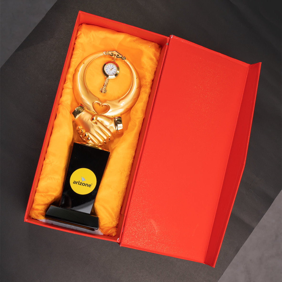 Metal Trophy Handshake Cooperation Awards Gold Plating Crystal