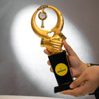 Metal Trophy Handshake Cooperation Awards Gold Plating Crystal
