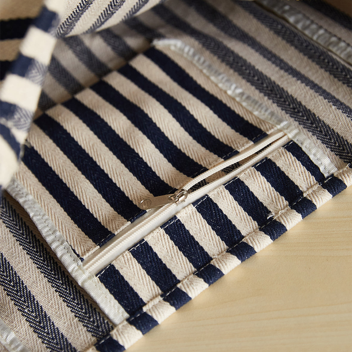 STRIPPED TOTE BAG - 4 COLORS