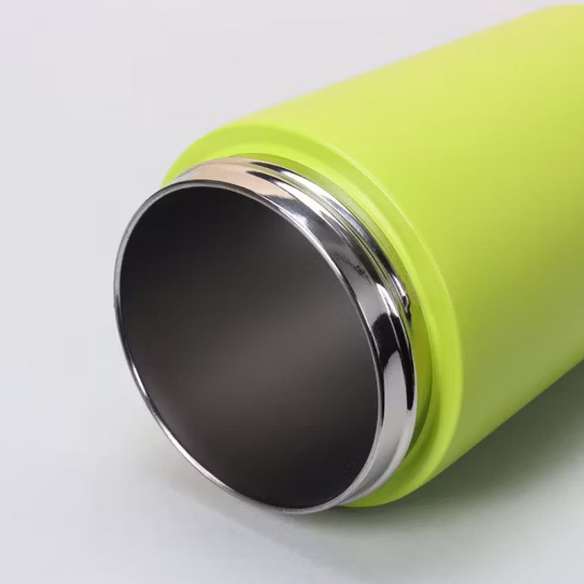 STAINLESS STEEL TUMBLER WITH SPILL RESISTANT FLEXIBLE STRAW